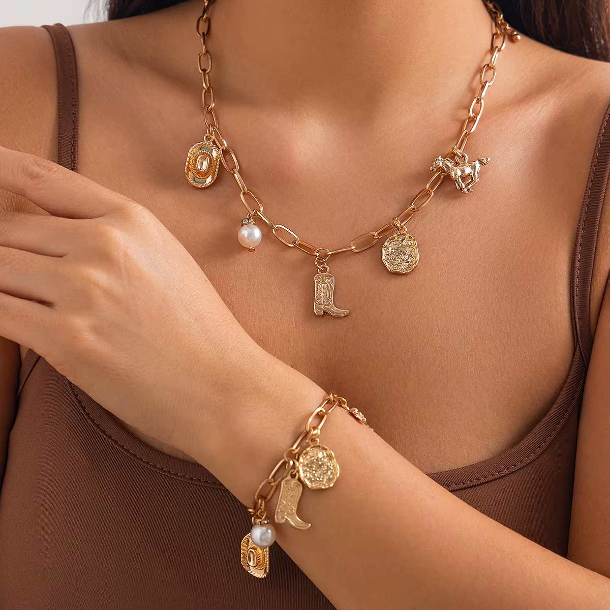 5d671aa1-71a3-439b-9e83-3c1d97705609 Hand Decoration Golden Bracelet Necklace Wholesale - Image 1