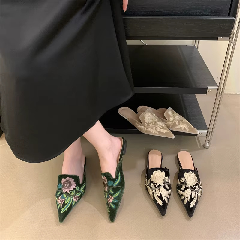 fac1b870-7e95-45a5-a809-6fe29655a320 Flower Pattern Ladies Sandals - Image 1