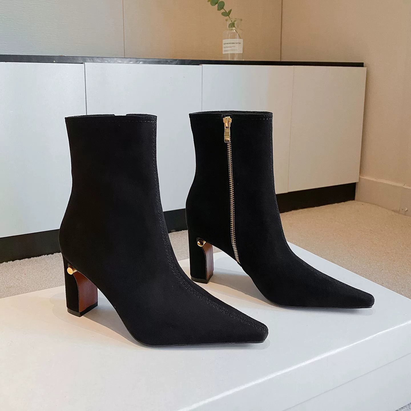 O1CN01v8b6mi1OflTnQw9bY_!!2217825551733-0-cib.jpg_ French suede Martin boots, high-heeled ankle boots, women's 2025 new style, thick-heeled small square toe, elegant black zipper slim boots - Image 1